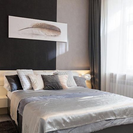 City Center Apartments Lviv Bagian luar foto