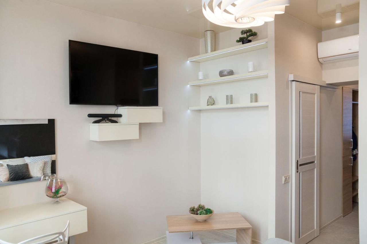 City Center Apartments Lviv Bagian luar foto